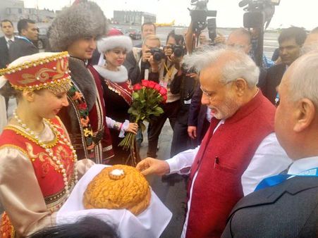 BRICS અને SCO શિખર સંમેલનમાં હાજરી આપવા મોદી રશિયા પહોંચ્યા