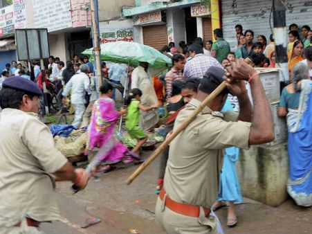 રાંચીમાં પોલિસે કર્યો લાઠી ચાર્જ 