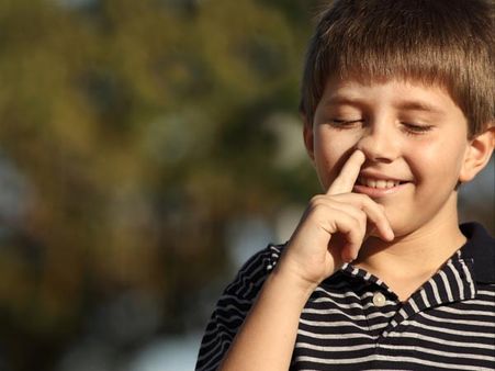 નાક ખોતરવું 