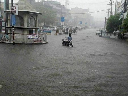 હરિદ્વારમાં ભારે વરસાદથી ઠેર ઠેર પાણી ભરાયા