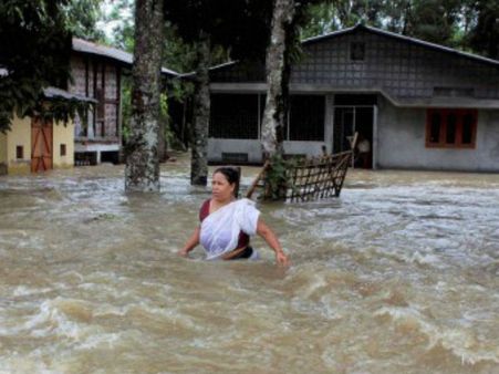 10 રહેવાસી વિસ્તારમાં પાણી ભરાયા