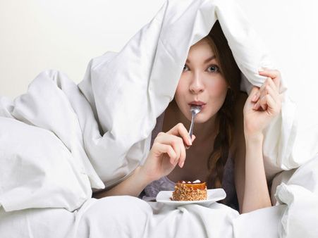 પહેલાનું ભોજન પચે પછી જ જમવું 