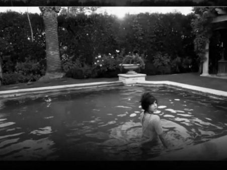 બાથિંગ બ્યૂટી