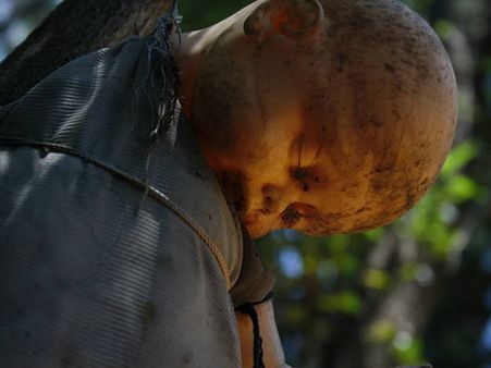 લાશ છે કે ઢિંગલી