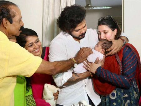 ક્રિકેટર શ્રીકાંત કંઇક આ રીતે મનાવી પોતાની ખુશી