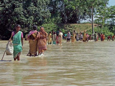 બિરભૂમમાં નદીના પાણી ગામમાં ફરી વળ્યા