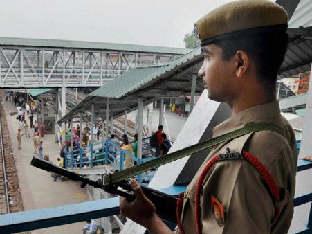 ટ્રેનોમાં સીરિયલ બ્લાસ્ટ ટ્રેનોમાં સીરિયલ બ્લાસ્ટ