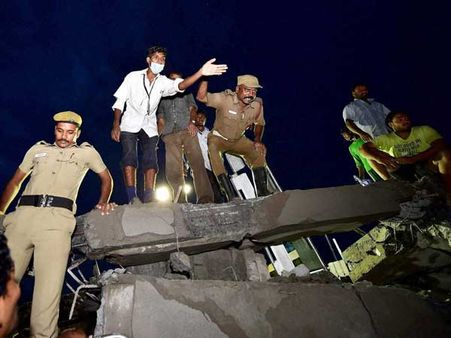 મહારાષ્ટ્રના થાણેમાં 3 માળની બિલ્ડીંગ પડી, 11ની મોત 