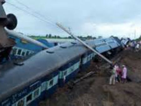 હરદા રેલવે દુર્ઘટનાની ભયાનક તસવીરો, તપાસના આદેશ