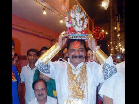 ગોલ્ડન બાબા ગોલ્ડન બાબા