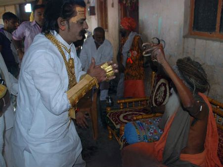 ગોલ્ડન બાબા ગોલ્ડન બાબા