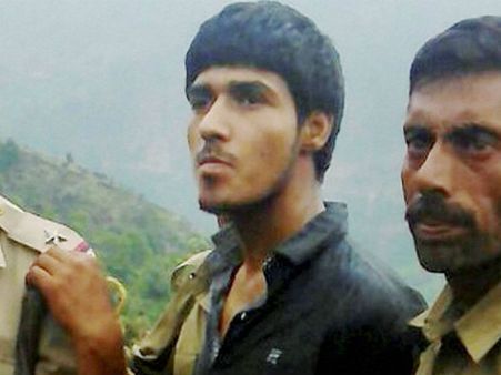 નાવેદને પાકે નકાર્યો, પિતાએ સ્વીકાર્યો 