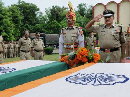 સૈનિક સન્માન સાથે શહીદ રોકીને કરાયો વિદાય 