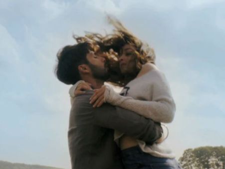 હોટ રોમાન્સ હોટ રોમાન્સ