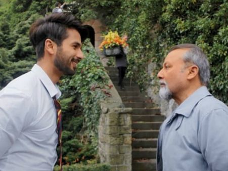 પંકજ કપૂર અને શાહિદ પંકજ કપૂર અને શાહિદ