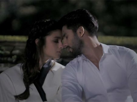 રોમાન્સ રોમાન્સ