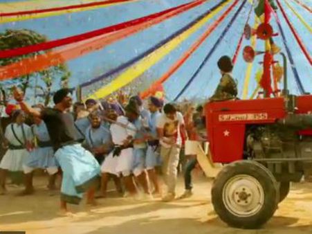 દાંતથી ખેંચ્યું ટેક્ટર!