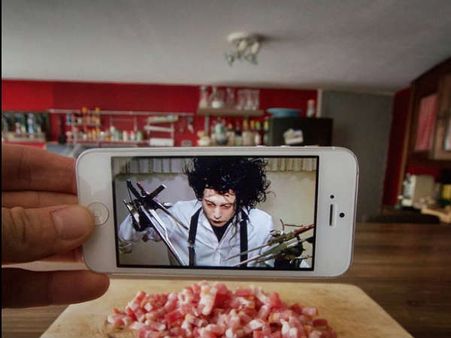 હાફ મેચીંગ ફોટો