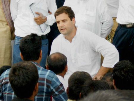 Video: જ્યારે અમેઠીવાળાએ પૂછ્યું, રાહુલ ભૈયા ભાભી ક્યારે લાવશો?