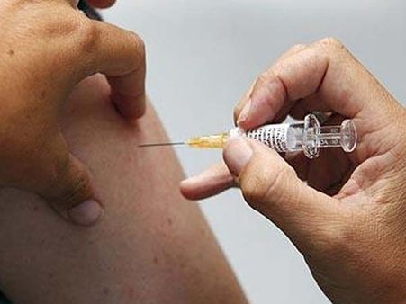 સરકારી હોસ્પિટલ્સમાં વેક્સીન નથી 