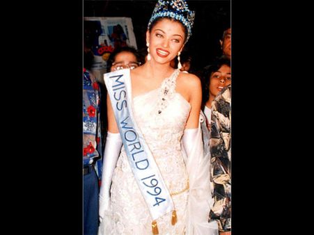 ઘરે પરત ફરી ઘરે પરત ફરી