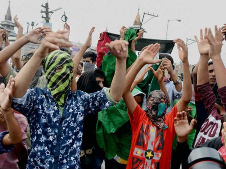 શ્રીનગરમાં લહેરાયા ISIS અને પાકના ધ્વજ 