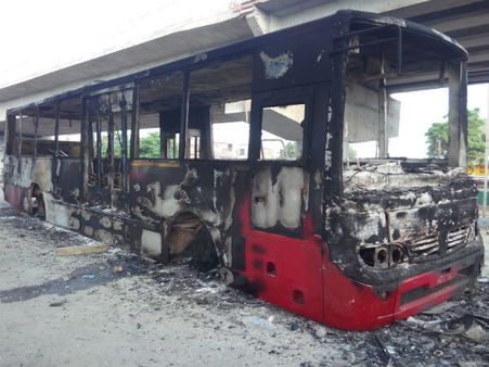 ગુજરાત ભડકે બળ્યું ગુજરાત ભડકે બળ્યું