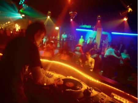 લાંબો સંગીત શો 