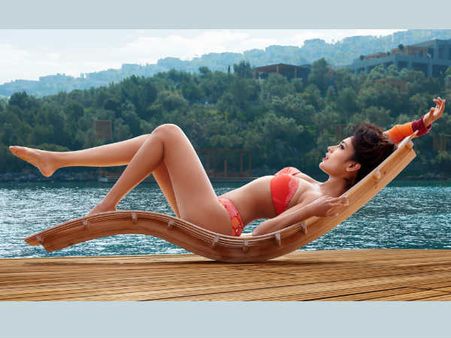 સારાહ જેન ડિયાસ