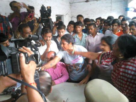 પોલીસ પર કેસને દબાવવાના આરોપ