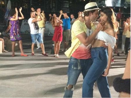 રોમેન્ટીક ગીત