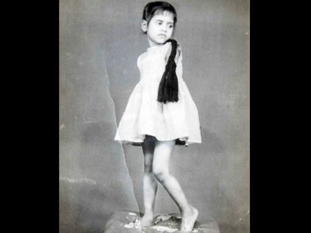 મળો એવી મહિલાને કે જે પગથી ચલાવે છે, ઘર અને લેપટોપ