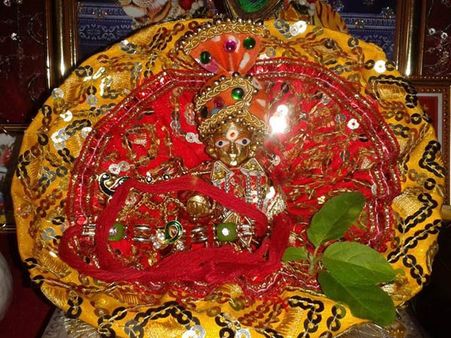 લાલ અને પીળુ મેચીંગ