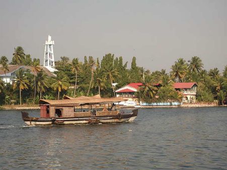 સાદગી અને લક્ઝરી