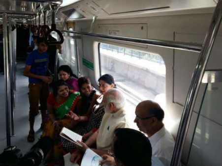 મોદી સાથે તસવીર