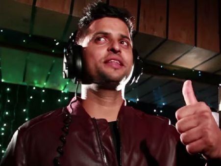 Video: ચાર્મિંગ ક્રિકેટર રેના બન્યા પ્લેબેક સિંગર, ગાયું રોમાન્ટિક સોંગ