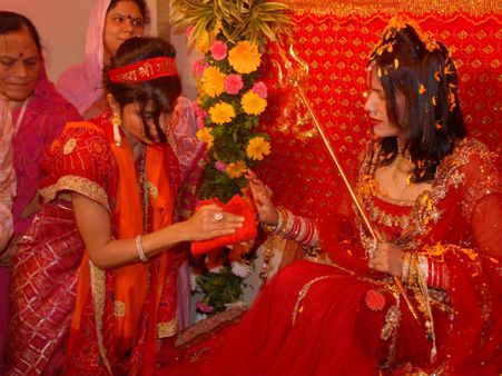 જાણો કેમ રાધેમાંએ કર્યો કલર્સ ચેનલ પર માનહાનિનો દાવો!