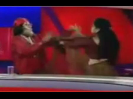 Video: રાધે માંના કારણે LIVE શોમાં ધર્મગુરૂઓ વચ્ચે મારામારી