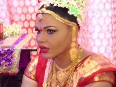 શું કહો છો મેકઅપ વધારે છે!