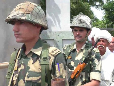 ગુજરાતમાં હાઇ એલર્ટ, ઇન્ટરનેટ સેવા બંધ, પાટીદારોનું રસ્તા રોકો આંદોલન