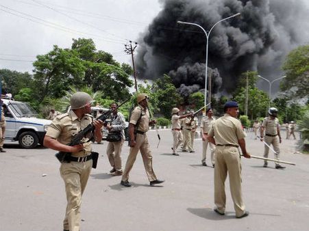 સામાન્ય લોકોમાં ડર અને ગુસ્સો સામાન્ય લોકોમાં ડર અને ગુસ્સો