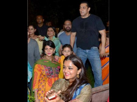 પરિવારની સાથે 