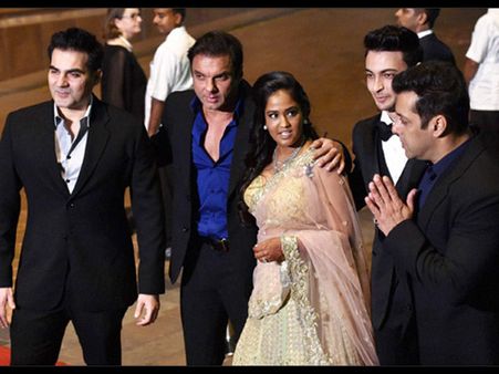 ખાન પરિવાર ખાન પરિવાર