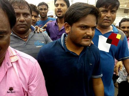 હાર્દિક પટેલની સધન શોધખોળ હાર્દિક પટેલની સધન શોધખોળ