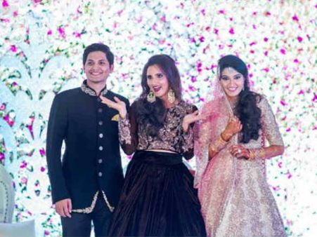 દુલ્હન લાગતી હતી સાનિયા દુલ્હન લાગતી હતી સાનિયા