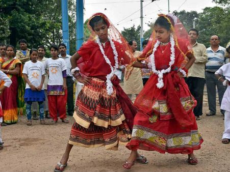 બહેરા મૂંગા બાળકોએ કર્યુ કલાનું પ્રદર્શન 