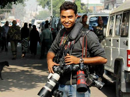 લેન્સ નહીં હથિયાર છે