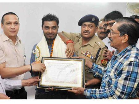 ડીએમ અને SSPએ કર્યા સન્માનિત