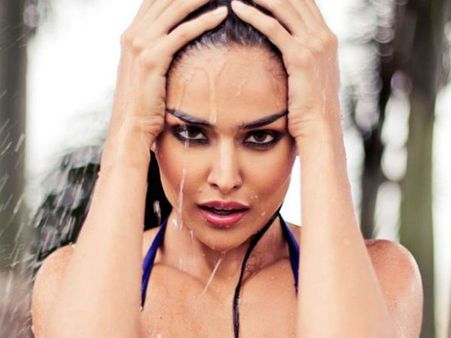 ક્લોઝ અપ 