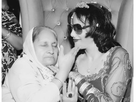 રાધેમાંનું ડેડી કનેક્શન 